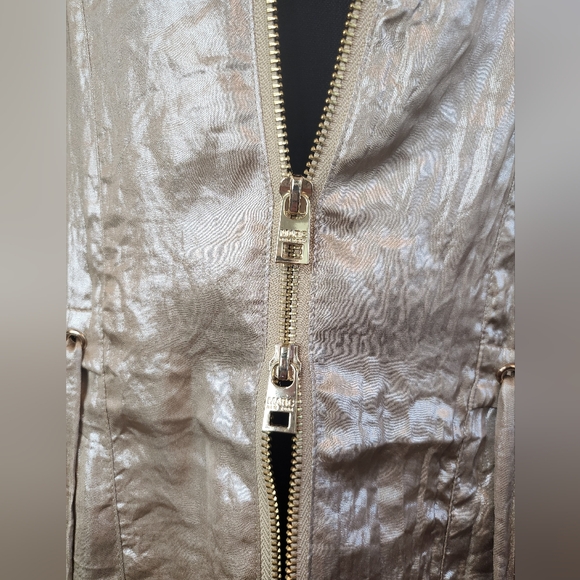MARC New York unlined polyester gold coat Size Medium - Picture 7 of 9